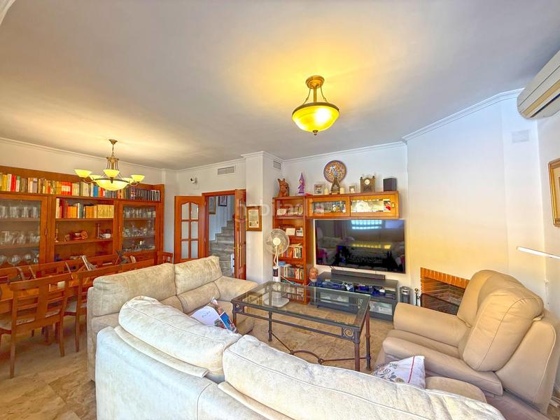 Foto 46696b65-f2ed-47d1-96ed-97800489e570. Casa aparellada a Espartinas pueblo Espartinas