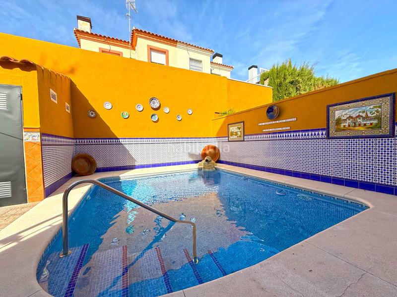 Foto 81da4400-ddde-4dd3-8381-8326cb084bc9. Casa aparellada a Espartinas pueblo Espartinas