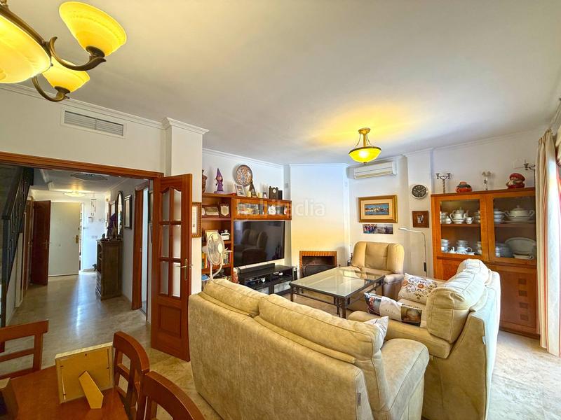 Foto 8730d902-69ea-4737-b7a3-5627b3687d5b. Casa aparellada a Espartinas pueblo Espartinas