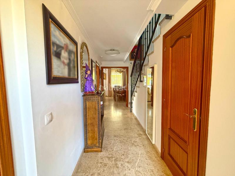 Foto efc22a35-9ab7-49d6-98a0-d3d8a4940e22. Casa aparellada a Espartinas pueblo Espartinas