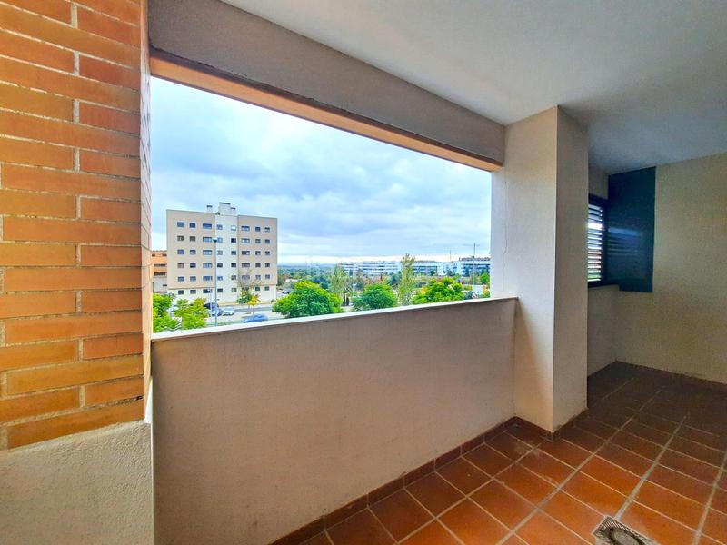 Foto eae3f24f-8fd6-4545-88df-c5e595b85a98. Flat in Nuevo Bulevar Mairena del Aljarafe