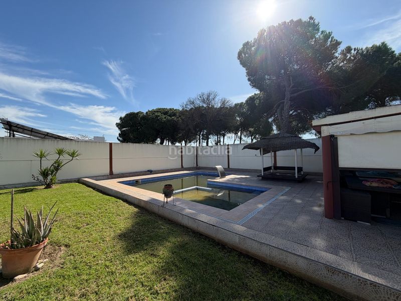 Foto ae671639-8aa5-4d8e-b87f-0e12c196eaa7. Xalet amb aparcament piscina a Almensilla