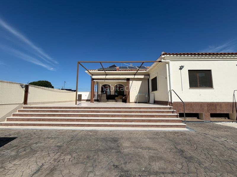 Foto b2018f14-9807-4457-bc9d-b91fbc9fba43. Xalet amb aparcament piscina a Almensilla