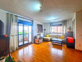 Pis a Nuevo Bulevar. Amplio y luminoso piso con terraza en nuevo bulevar, mairena del