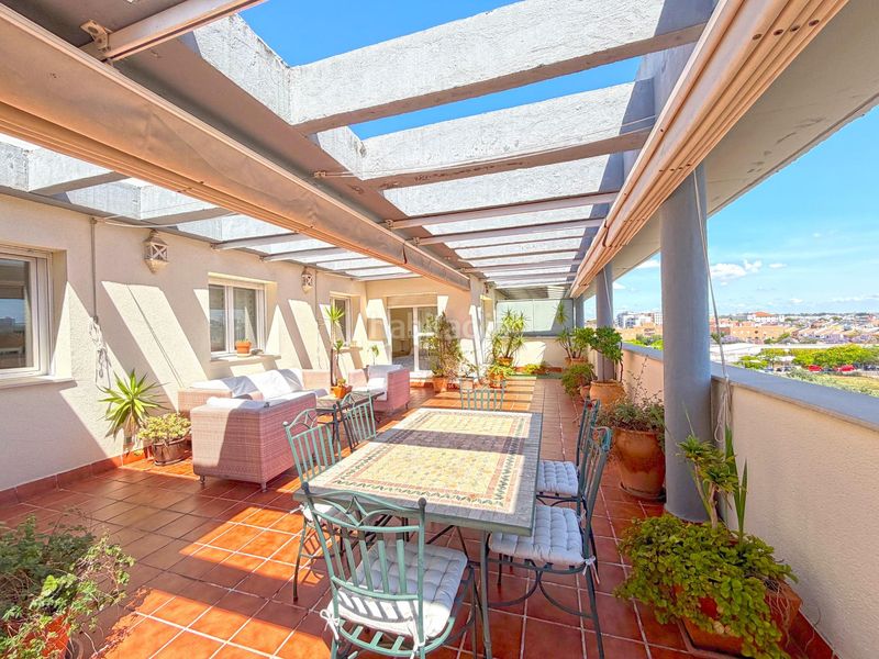 Foto 3b12107e-5a7a-4a0b-bd93-3f7554b10ee4. Àtic amb aparcament piscina a Nuevo Bulevar Mairena del Aljarafe