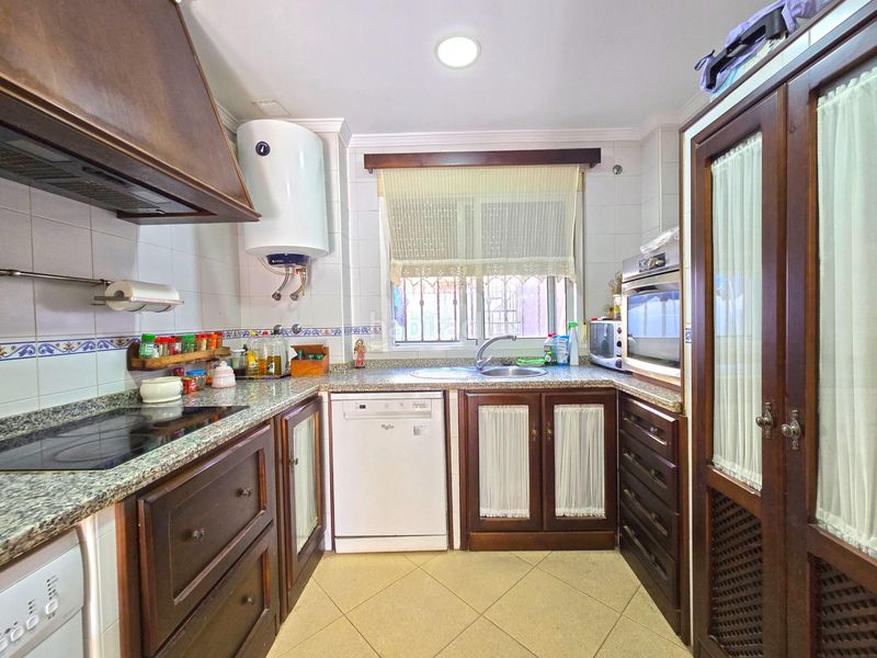 Foto 7d78d3b6-8464-488e-9439-d3a9fd202207. Casa aparellada a Espartinas pueblo Espartinas