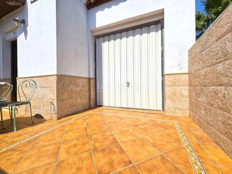 Foto c9ae666c-774c-4b2f-b423-44f33f389414. Casa aparellada a Espartinas pueblo Espartinas