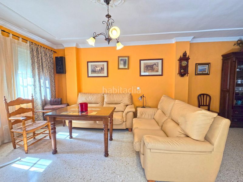 Foto d0201abd-47d4-4445-9c3d-b58adafe8fe3. Casa aparellada a Espartinas pueblo Espartinas