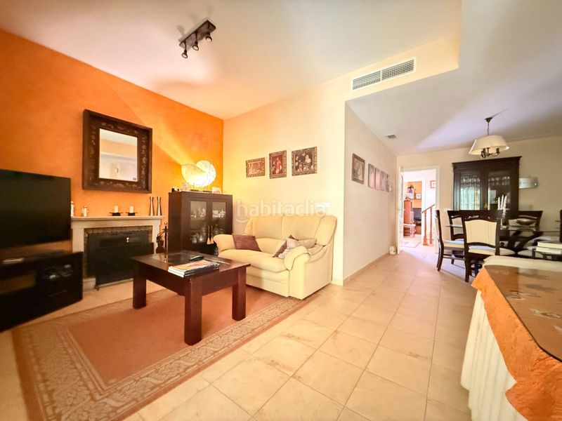 Foto c7f935f1-b8dc-46ee-8a8d-7e484624d5bb. Casa bifamiliare con parcheggio piscina in Espartinas pueblo Espartinas