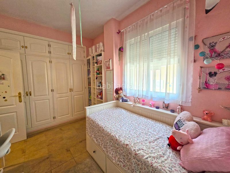 Foto e9b4f7a6-4687-4925-a4d1-00dc11aacfd9. Casa aparellada amb aparcament piscina a Espartinas pueblo Espartinas
