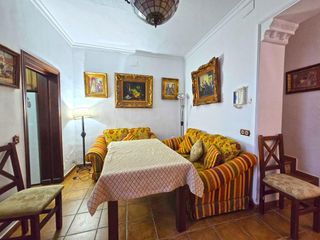 Semi detached house in Villamanrique de la Condesa