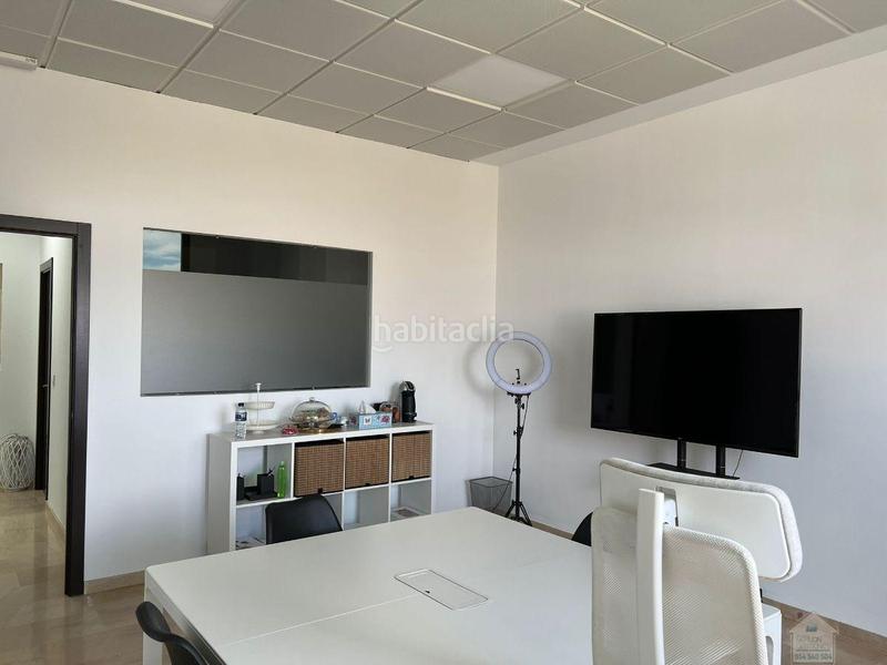 Foto 89c78810-7f1e-49d4-b6f3-9e180c7ecab7. Bureau avec parking dans Arco Norte - Avda España Dos Hermanas