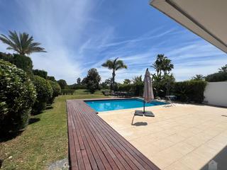 Location Chalet à Oromana. Chalet pareado en la urbanización más exclusiva de la zona de mo