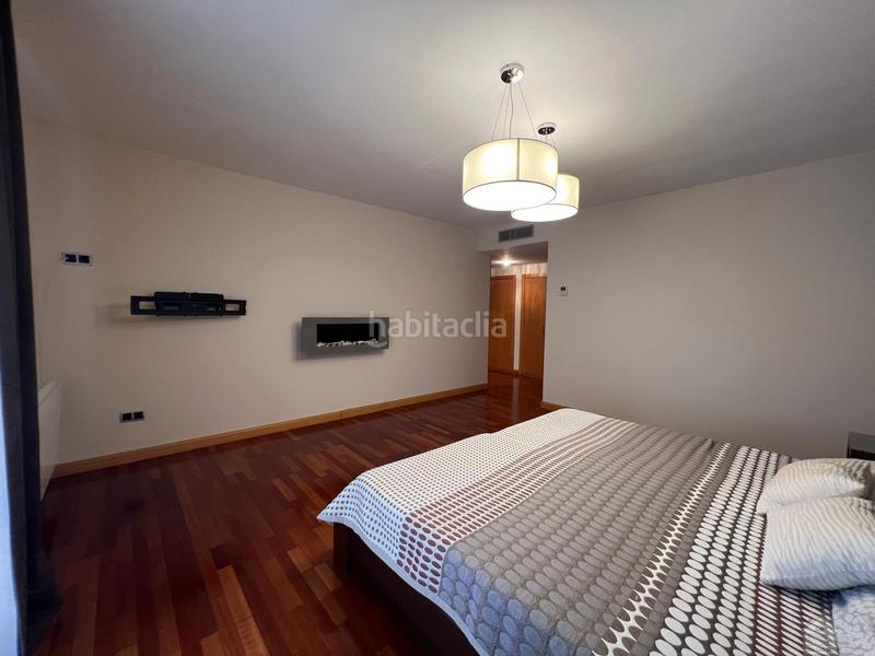 Foto 0b0c9b37-4e40-4791-9f63-0c1faeb7e151. Affitto chalet con riscaldamento parcheggio piscina in Alcalá de Guadaira