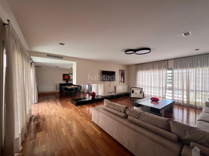 Foto 89ac162d-5f32-41b4-adb3-60d4496eafcc. Affitto chalet con riscaldamento parcheggio piscina in Alcalá de Guadaira