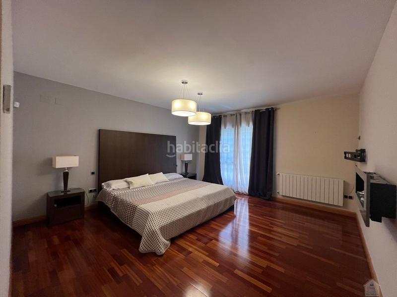 Foto e4d97e7c-5971-47f0-859b-fb348933a4e8. Affitto chalet con riscaldamento parcheggio piscina in Alcalá de Guadaira