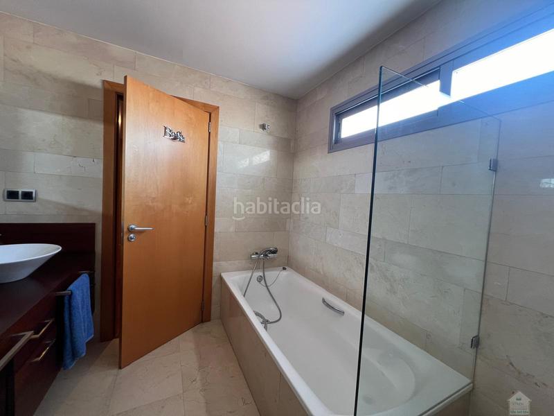 Foto ef01b112-1b33-4fd4-b38a-1e19e46cf7e0. Affitto chalet con riscaldamento parcheggio piscina in Alcalá de Guadaira