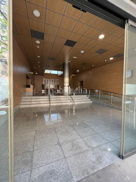 Foto c0ee36e1-7fb3-4b1d-ab52-0099568fbf8e. Büro in colores - entreparques Sevilla