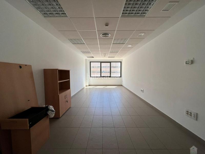 Foto e4d455fd-d0d3-44d4-b023-1e535ac9feca. Büro in colores - entreparques Sevilla