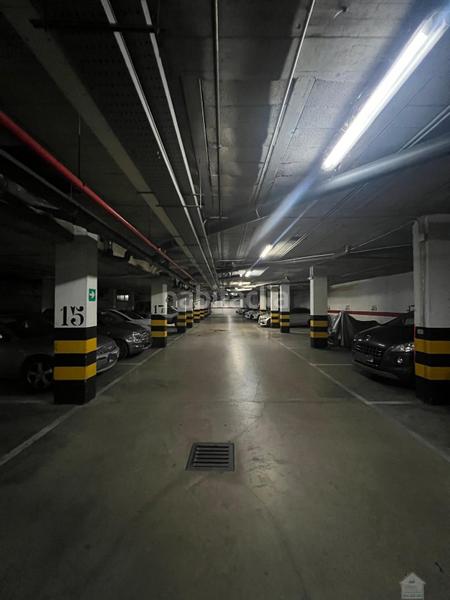 Foto 31000d01-1f0e-44a1-829d-10b02a43f6d4. Car parking in Gines