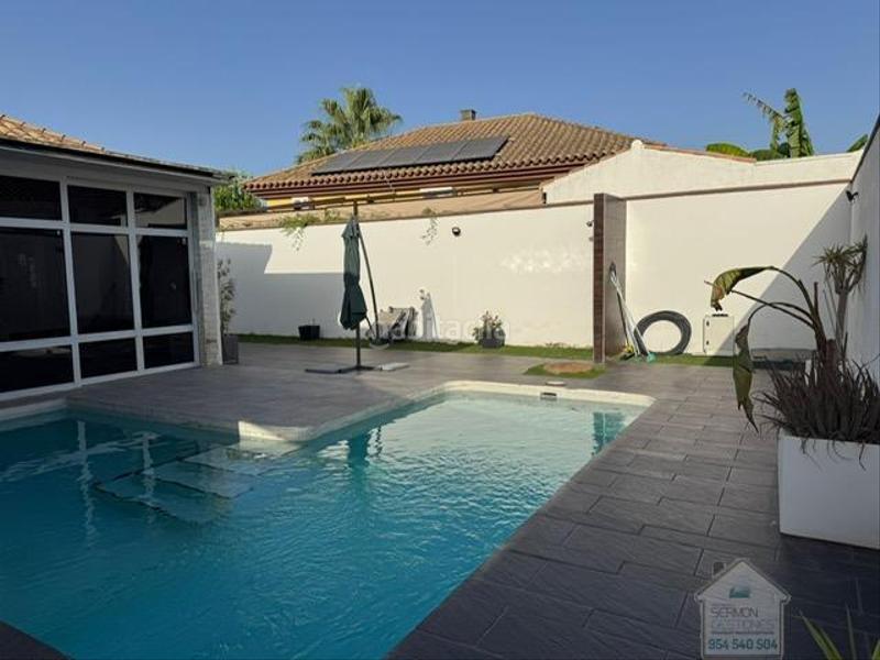 Foto 5c5f7418-6b78-4235-a1b5-f663b24dec81. Rent chalet with heating parking pool in Olivar de Quintos Montequinto