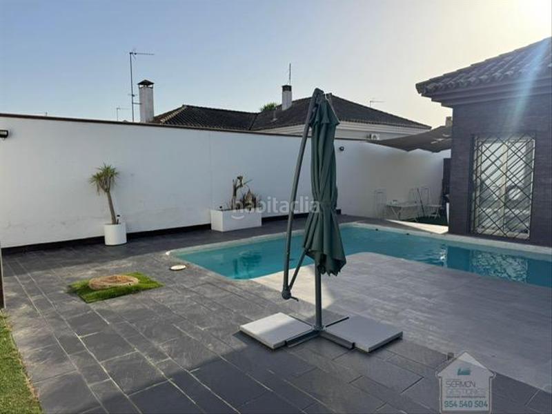 Foto e26474ee-9e4a-49ae-a8c5-c5196d6df207. Rent chalet with heating parking pool in Olivar de Quintos Montequinto