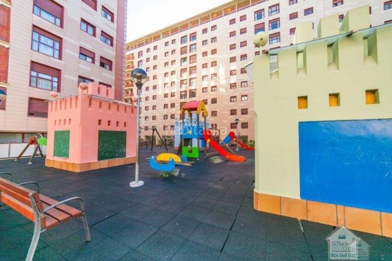 Foto 138552ad-00ce-4368-98fa-38b3aa652987. Pis amb calefacció aparcament piscina a El Cano - Los Bermejales Sevilla