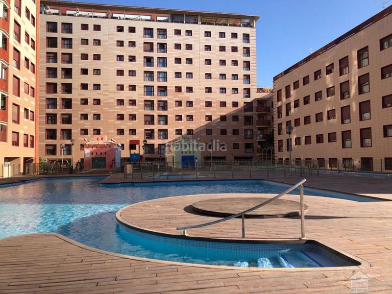 Foto 3e19deda-8976-436e-9043-ce4b76b478c0. Pis amb calefacció aparcament piscina a El Cano - Los Bermejales Sevilla