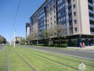 Rent Penthouse in La Buhaira. Edificio moderno en centro financiero de sevilla, nervión, a un