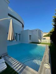 Xalet en Cerros de Montequinto. Dos hermanaschalet