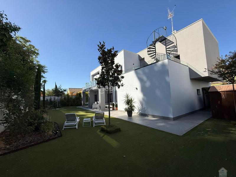 Foto e091bdc7-8dd6-4888-9419-422f6b76cd92. Chalet  en Valencina de la Concepción