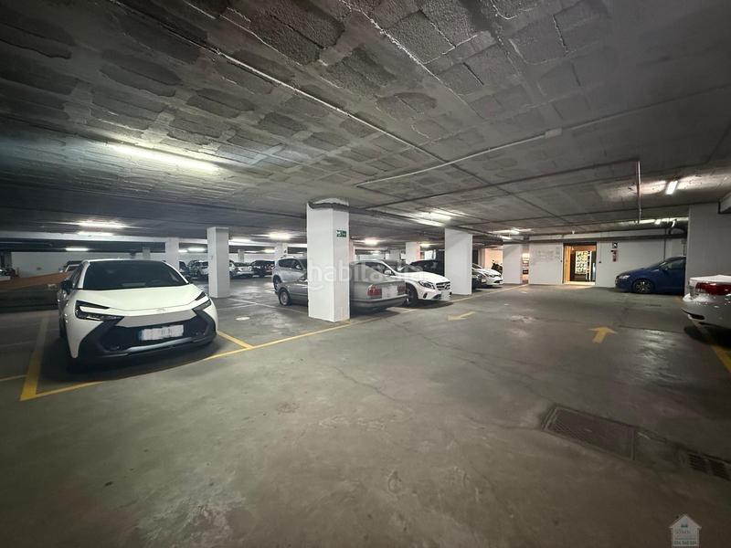 Foto 353e9bcf-e5de-419f-a67d-359ab848f271. Aparcament cotxe a La Buhaira Sevilla