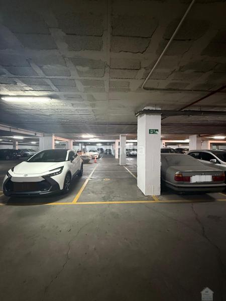 Foto 60cf4f19-9d99-4d3d-ae1a-ab17aba148a6. Aparcament cotxe a La Buhaira Sevilla