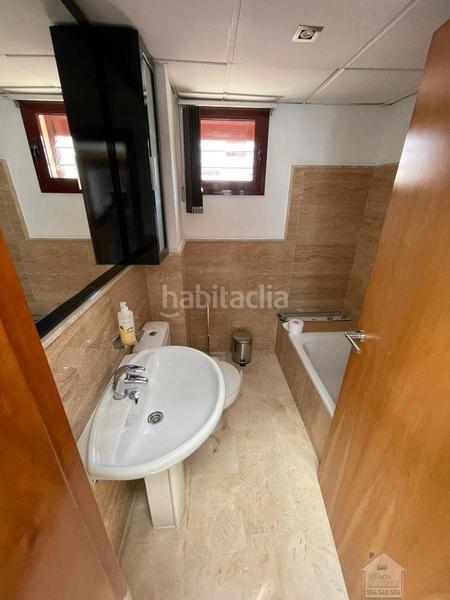 Foto d6f1a790-d36d-4043-a797-2ea010c773a1. Lloguer xalet amb calefacció aparcament piscina a Montequinto