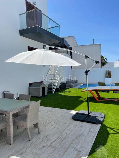 Foto 6528f05b-ff3f-4577-a18b-757908a06909. Rent chalet with heating parking pool in Olivar de Quintos Montequinto