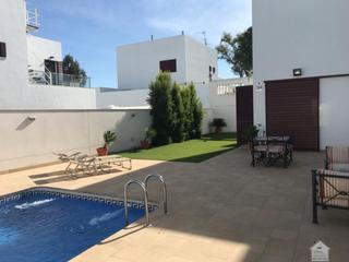 Xalet en Olivar de Quintos. Dos hermanaschalet