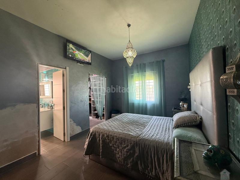 Foto d4958921-2105-4150-a0a4-6ef3677028e2. Miete chalet mit parking in Entrenúcleos Dos Hermanas