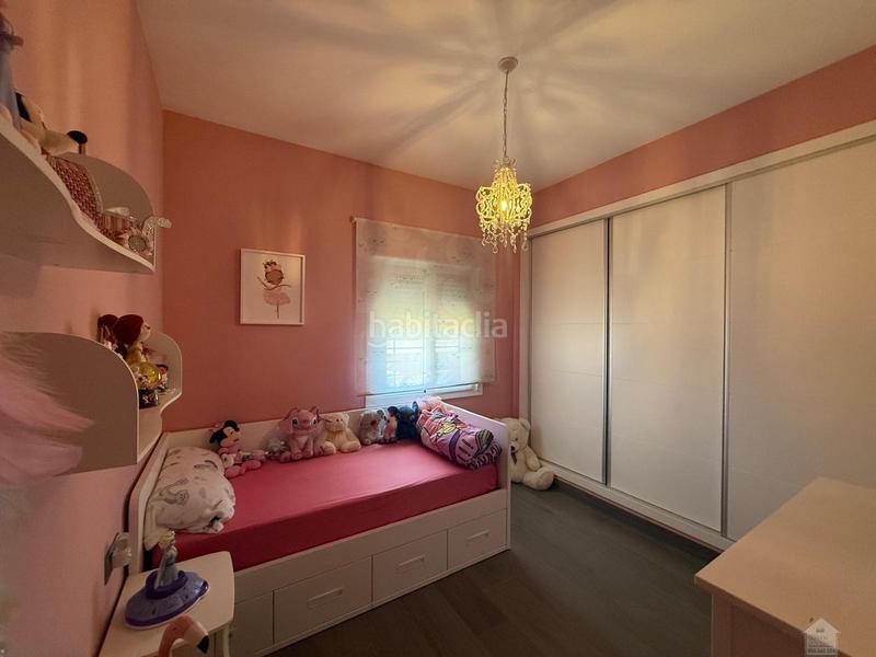 Foto 1eb8b808-acc8-47ca-8626-1f39ef474d3d. Rent chalet with parking in Entrenúcleos Dos Hermanas