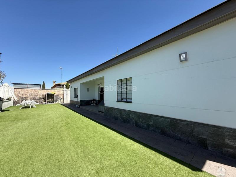 Foto 3f8e723c-fb92-4a87-ad89-ace8c36e3eb8. Rent chalet with parking in Entrenúcleos Dos Hermanas
