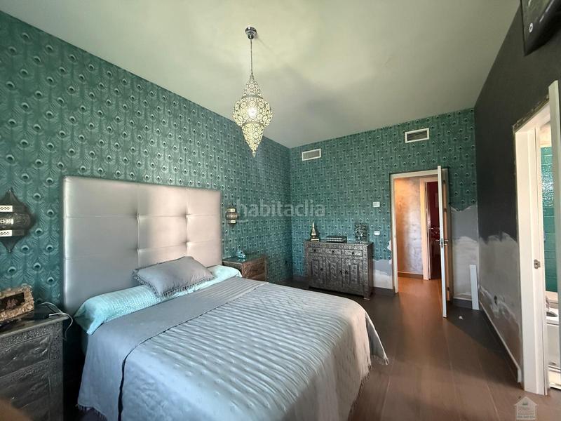 Foto fed25bb2-5089-4a9f-a9d9-d81c170ef583. Rent chalet with parking in Entrenúcleos Dos Hermanas