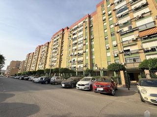 Pis a El Plantinar - Avda. La Paz - El Juncal