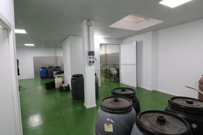 Foto 16dced9d-e8f0-43cf-bb1a-2951b25bd56a. Local comercial a Barrio del Nervión Sevilla