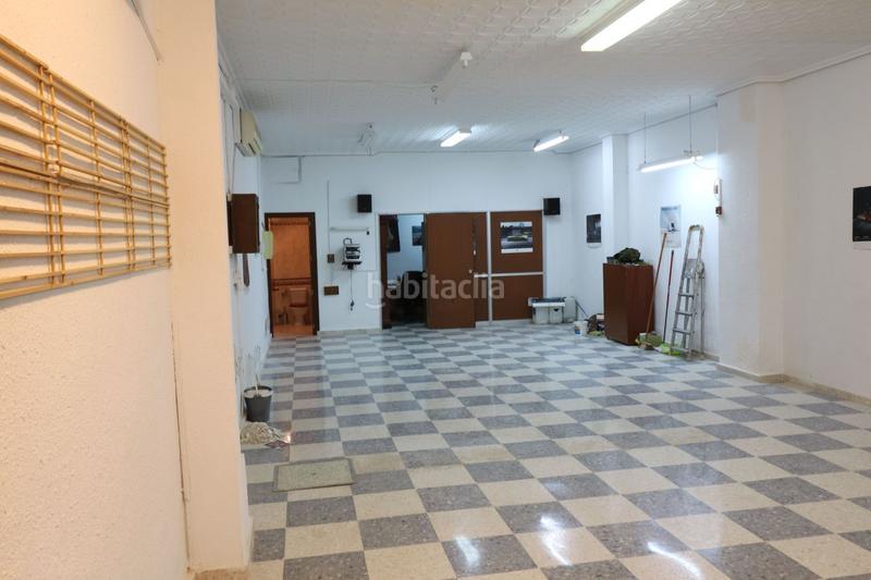 Foto b1e2cf3e-6dc9-4972-9bbb-e4804927ccf4. Local comercial excelente local en El Cerro del águila en Sevilla