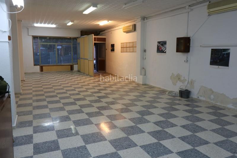 Foto f7a53a49-090e-4c84-897b-21b957da7e69. Local comercial excelente local en El Cerro del águila en Sevilla