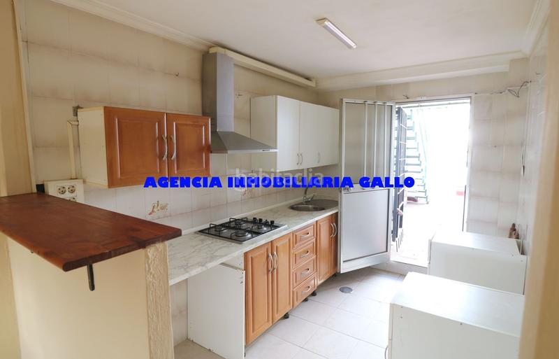 Foto d9118396-a6ba-4b1f-a3df-bdd3459cd83b. Casa adosada casa en venta en Amate Sevilla