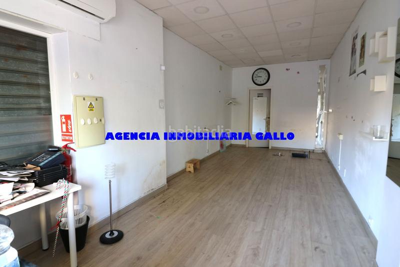 Foto 3d4803e1-e1eb-4336-b1b1-49e8e2553a99. Alquiler local comercial local en alquiler rochelambert cerro amate en Sevilla