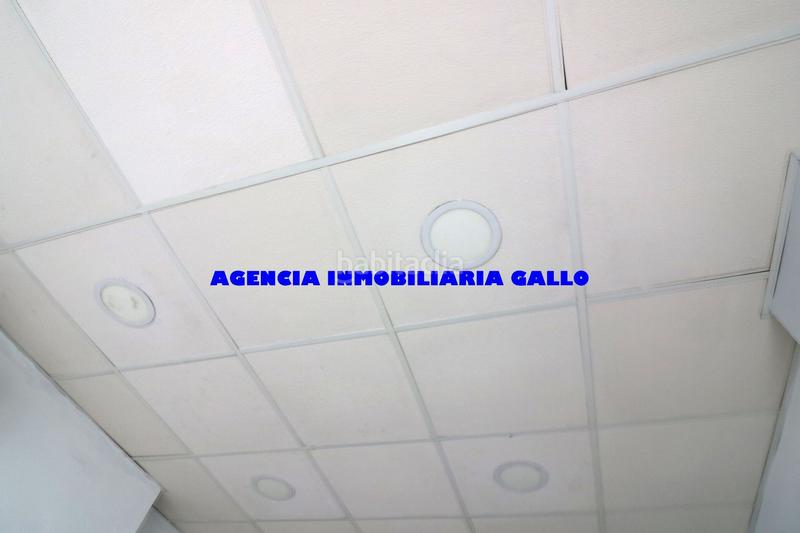 Foto 4c2f6fac-c46c-4d05-9bb1-e6d8233ef9a9. Alquiler local comercial local en alquiler rochelambert cerro amate en Sevilla