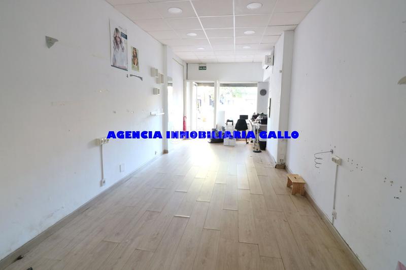 Foto 92c69c0c-547e-4134-acf6-d7e24440e3f0. Lloguer local comercial a Juan XXIII - Rochelambert Sevilla