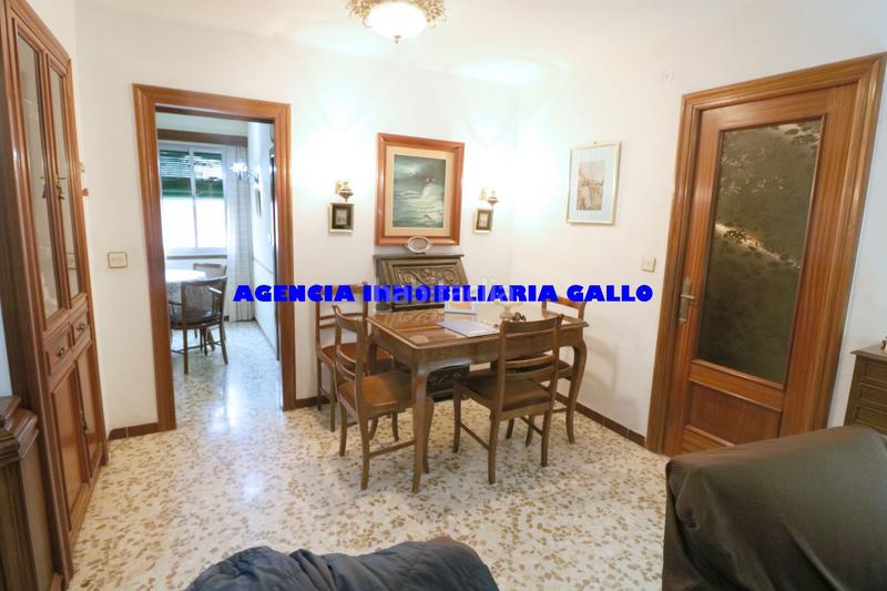 Foto 1b2ba42e-50ef-4d2b-882d-349879611a63. Piso  en venta juan xxiii rochelambert en Juan XXIII - Rochelambert Sevilla