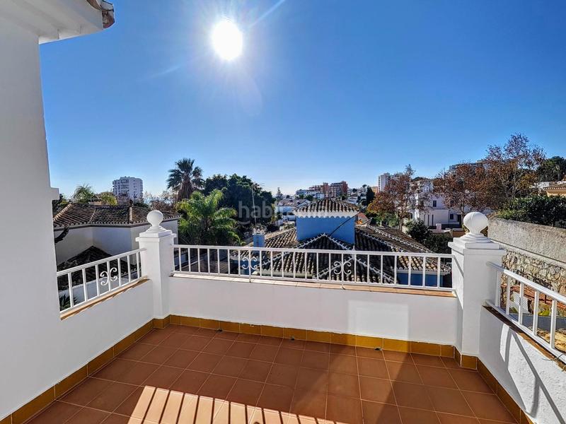Foto 1175bc77-fcfd-4768-b5f7-54ad69b97b0c. Chalet en avenida imperio argentina villa independiente en zona plaza Solymar a 500 m de la playa !!! en Benalmádena